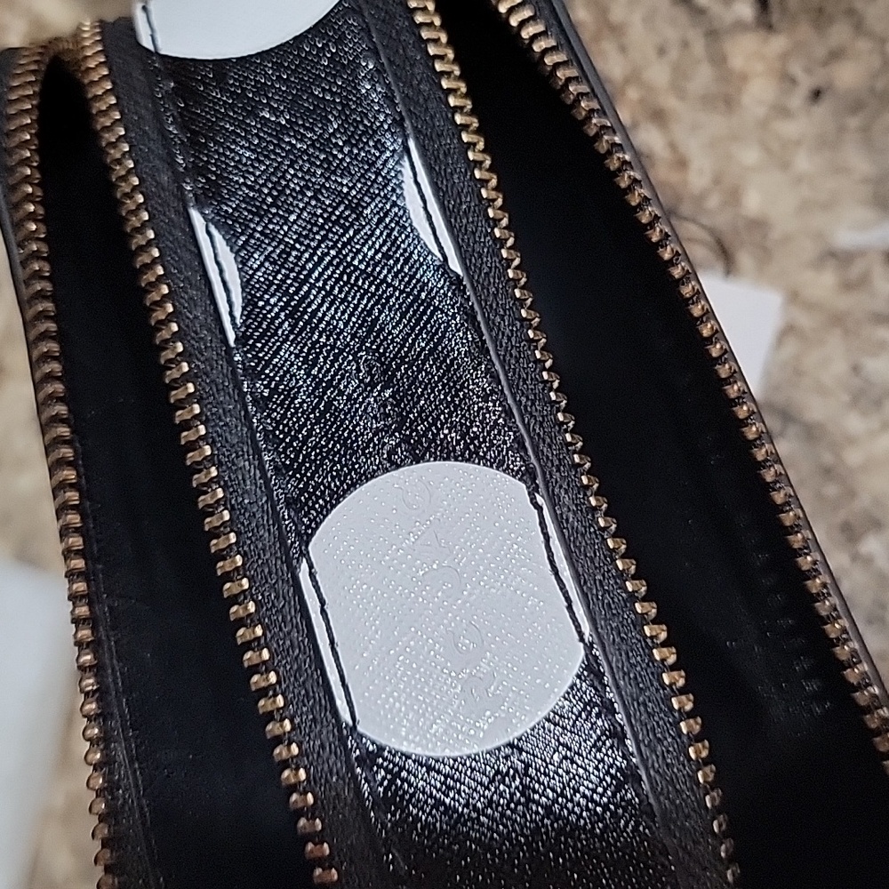 Marc Jacobs Black and White Dot Small Snapshot Camera Bag - Picture 7 of 8
